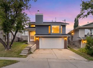 229 E Macewan Glen Dr NW, Calgary, AB T3K 2G5