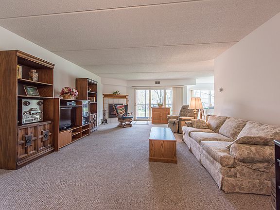 Living Room w/Fire Place
