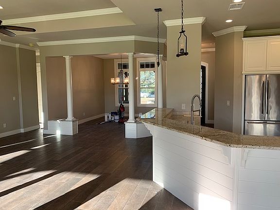 5th image of 326 Capstone Dr