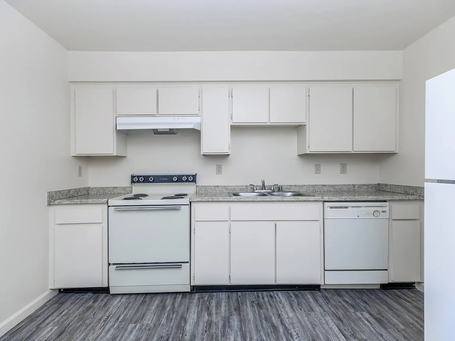 Sandpiper Point Apartments — Photo 4