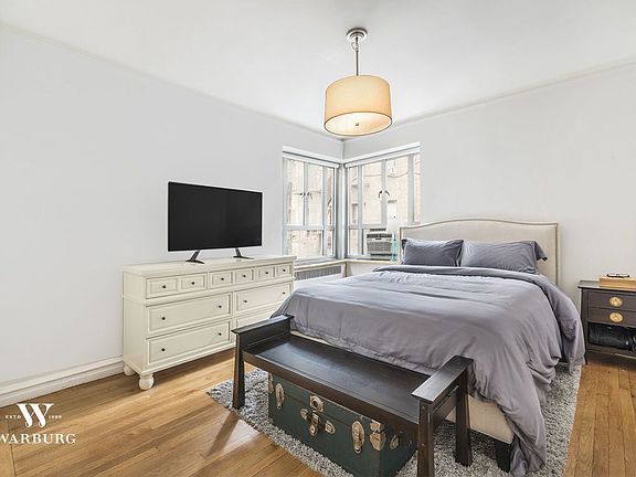 2nd image of 155 W 20th St APT 4B