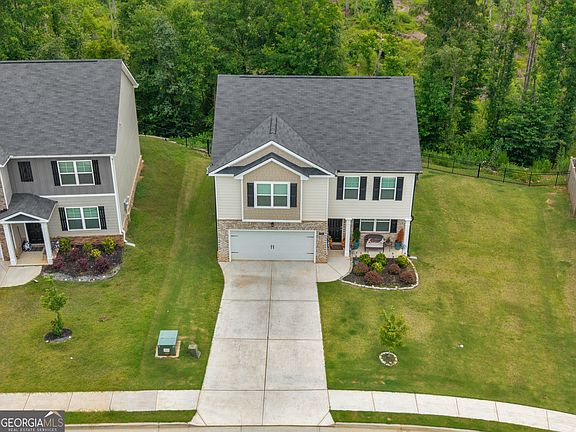 2nd image of 104 Waratah Dr