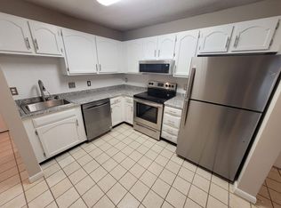 377 Huse Rd UNIT 3, Manchester, NH 03103