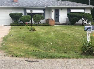 2140 Kuerbitz Dr, Lansing, MI 48906