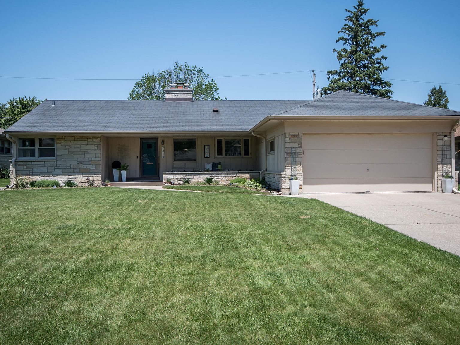 7314 W Wisconsin Ave, Wauwatosa, WI 53213 Zillow