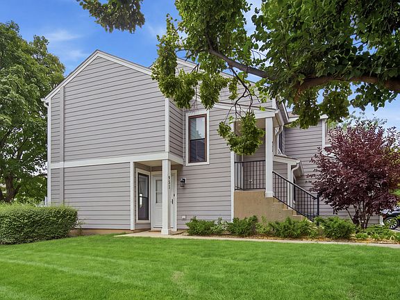 2nd image of 951 Manchester Cir #951