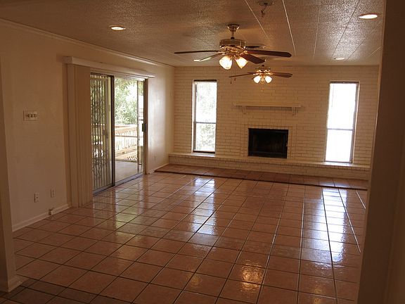 3rd image of 5903 Hillman Dr