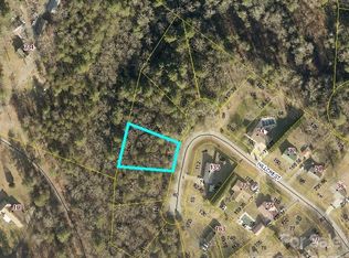 69 Hillcrest Ln, Hickory, NC 28601