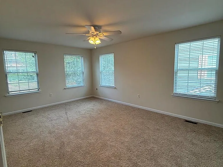 860 Main St — Photo 17