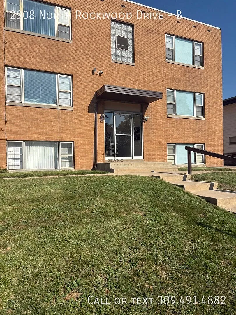 Newly Renovated 1-Bedroom Apartment Available Soon! — Photo 1