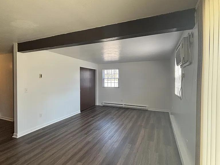 Governor Weare Apartments — Photo 8