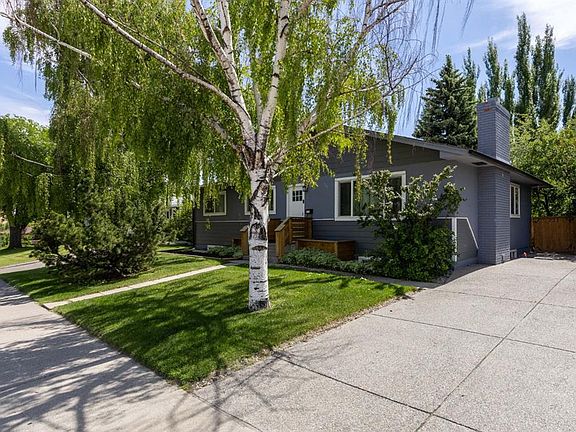 3rd image of 723 N 75th Ave SW