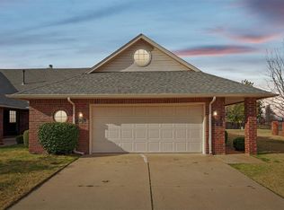 11941 N Mustang Rd, Yukon, OK 73099