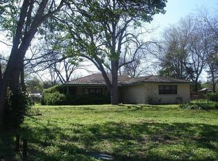 111 Frio St, Lockhart, TX 78644