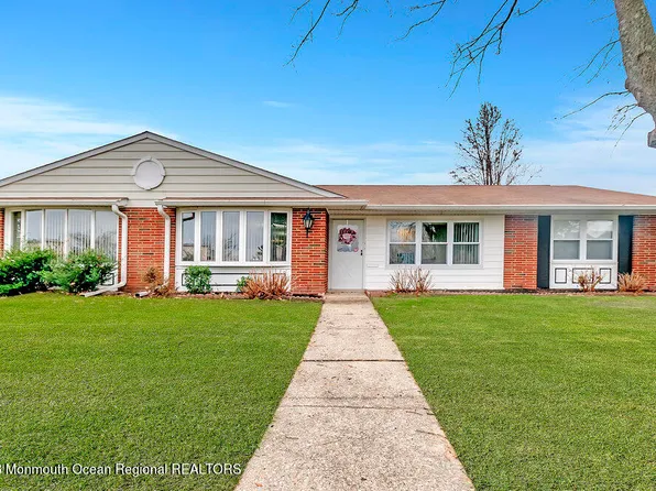 371D Portsmouth Drive, Lakewood, NJ 08701