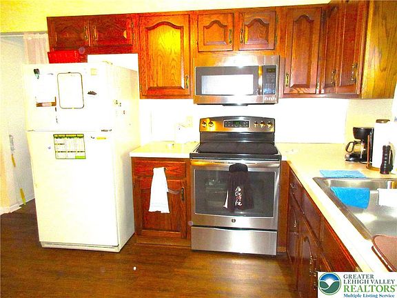 5th image of 315 N Broadway