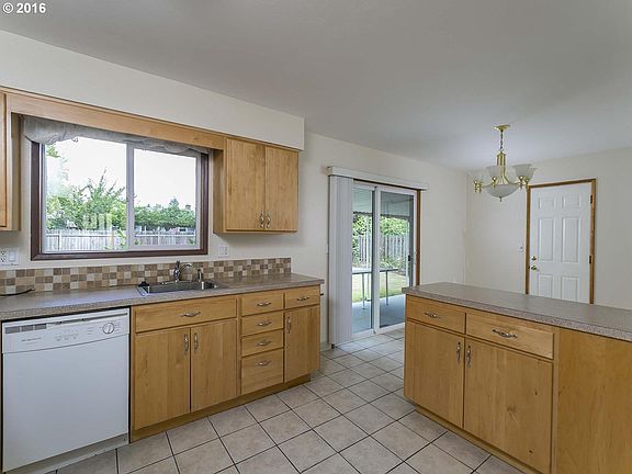 5th image of 1245 NE Birchaire Ln