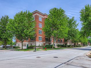 104 N Plum Grove Rd APT 203, Palatine, IL 60067