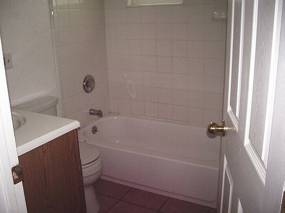 5th image of 530 5th Ave W