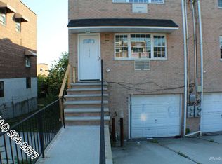 E 212th St, Bronx, NY 10469