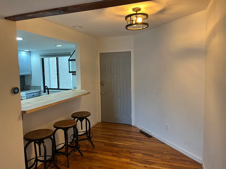 2959 Shady Holw E — Photo 2