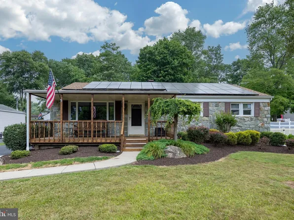 15 Stoneham Rd, Collegeville, PA 19426