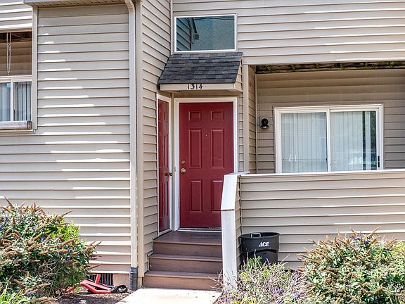 4th image of 1314 Bradley Dr