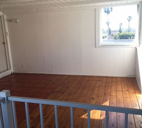 Charming upstairs loft