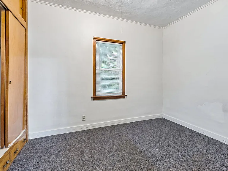 425 Bancroft St — Photo 10