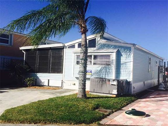 3rd image of 1054 Nettles Blvd