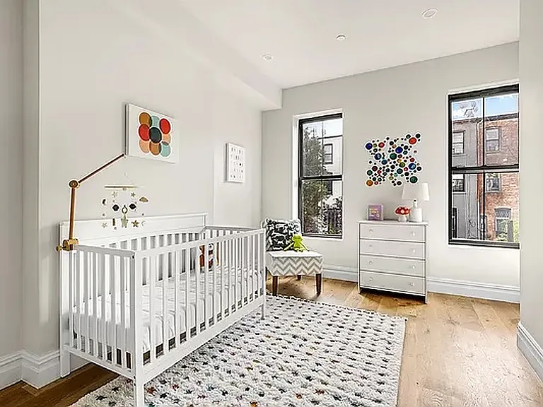 226 Macon St — Photo 12