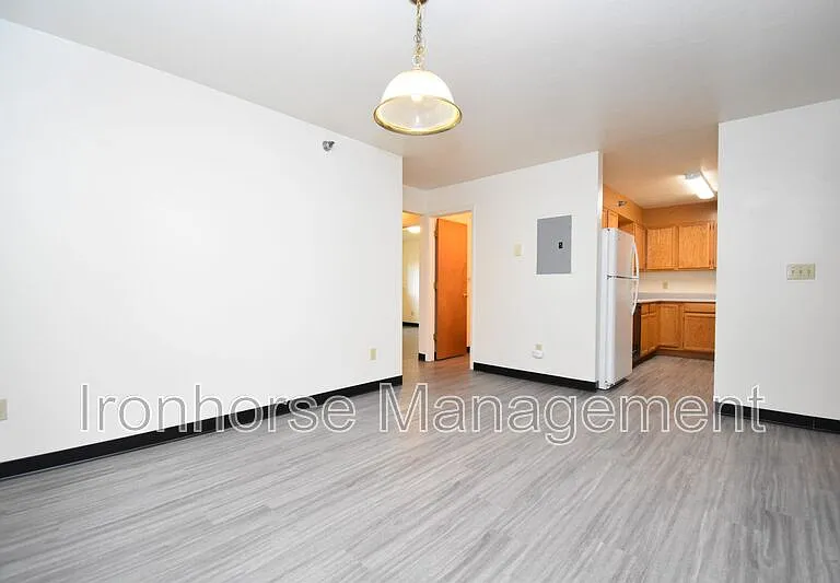 813 W Villard St #70 — Photo 7