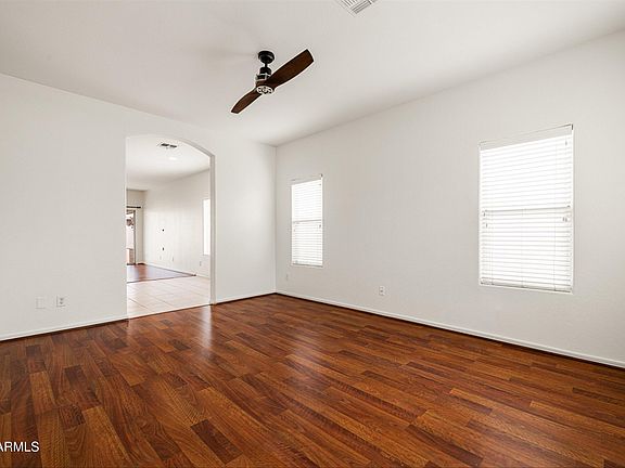 4th image of 898 W TREMAINE Avenue