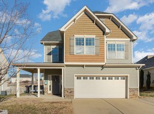 920 Red Oak Tree Dr, Fuquay Varina, NC 27526