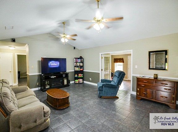 5th image of 109 W Ebano Ct