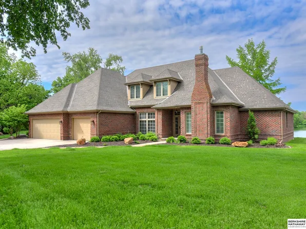 27350 W Center Rd, Waterloo, NE 68069