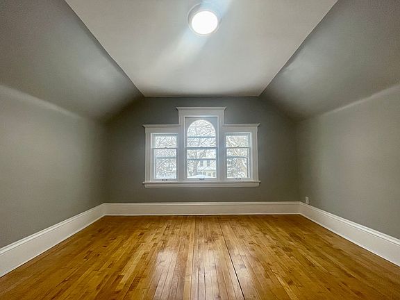 5th image of 3617 Harriet Ave