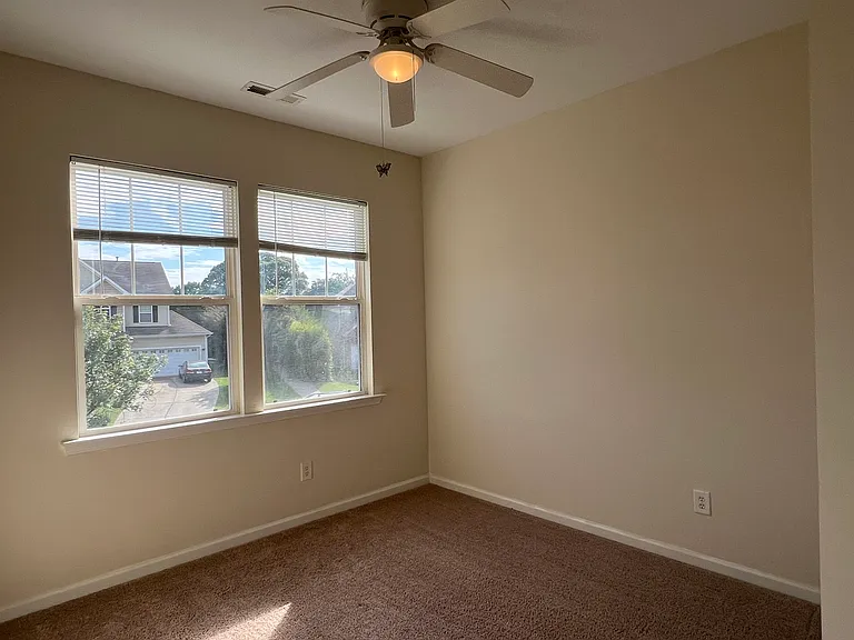 1429 Dairy Glen Dr — Photo 35