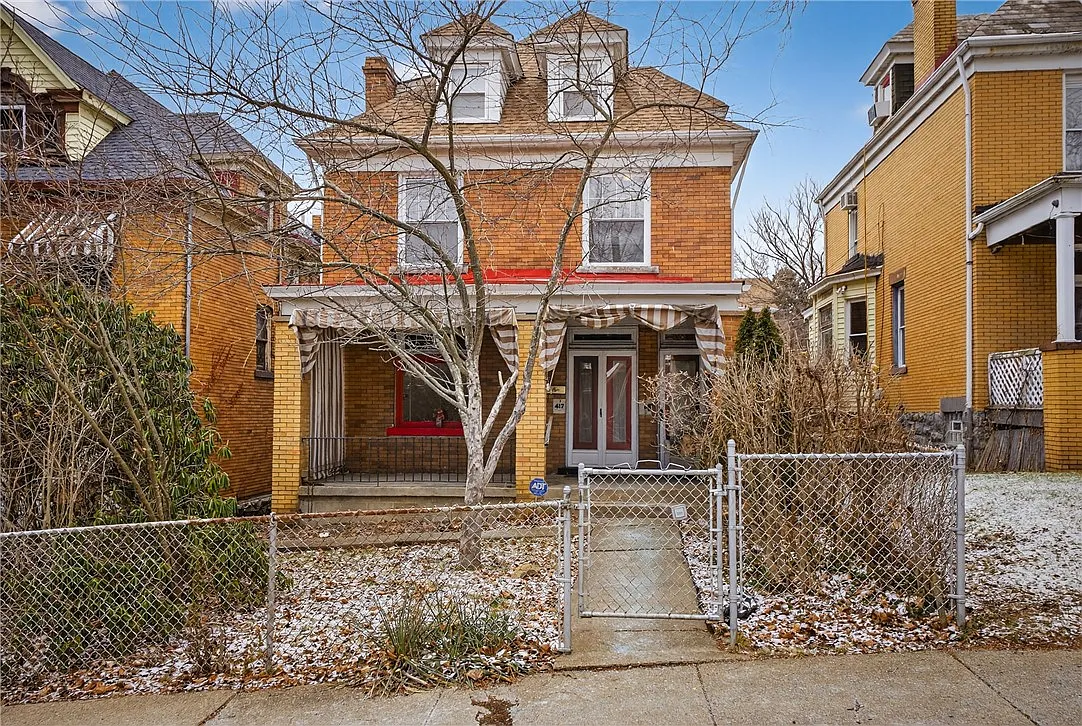 417 Zara St photo 1