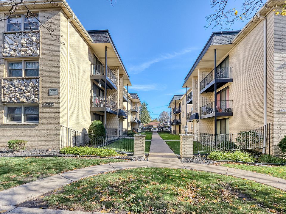 1st image of 2049 N Harlem Ave APT 1W