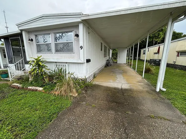 9 Poinsettia Dr, Fort Myers, FL 33905