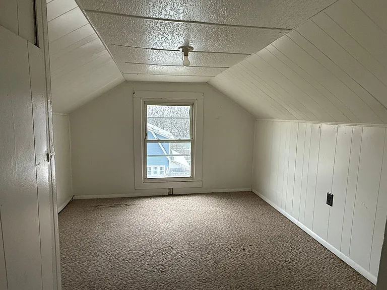 277 E Main St — Photo 18