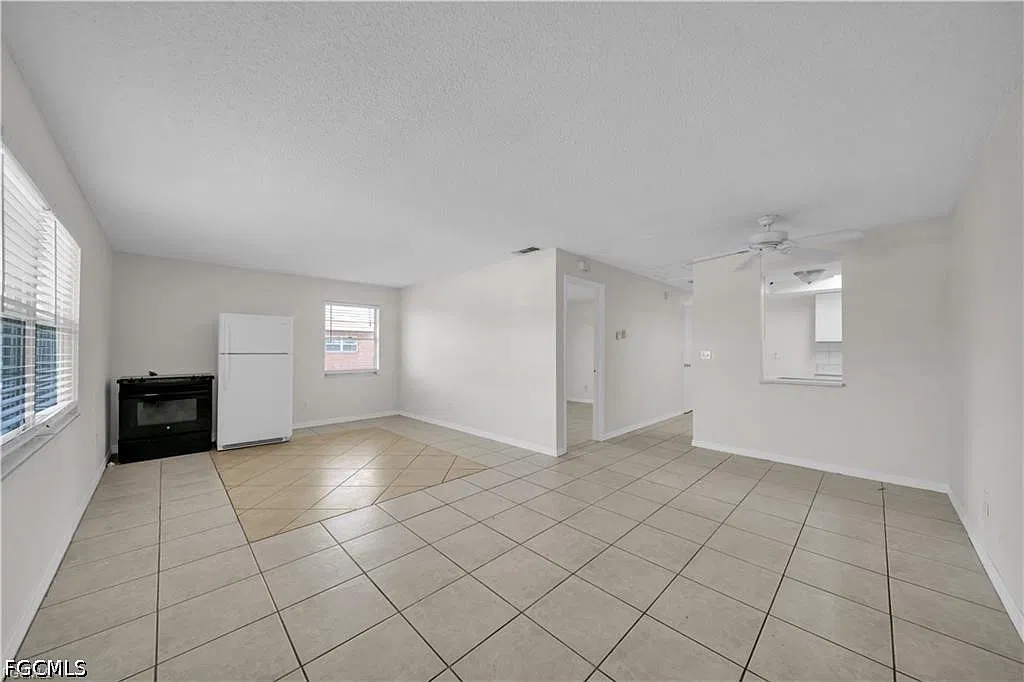 2 bed, 1.0 bath, 939 sqft, $1,400 — Photo 4