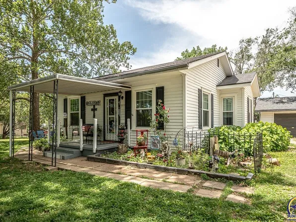 922 Frazier St, Valley Falls, KS 66088