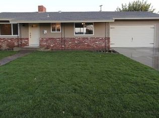 1340 Cypress Ln, Lemoore, CA 93245