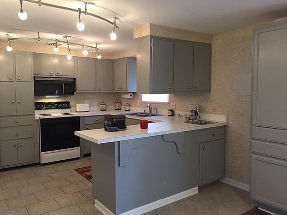 5th image of 3781 Caracas Dr