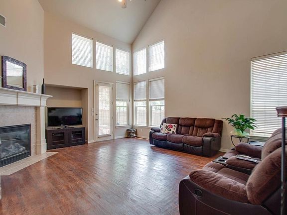 4th image of 3608 Nandina Dr