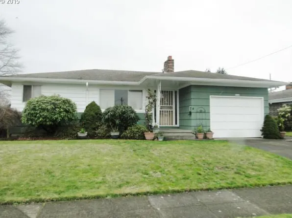 9316 SE Salmon Ct, Portland, OR 97216