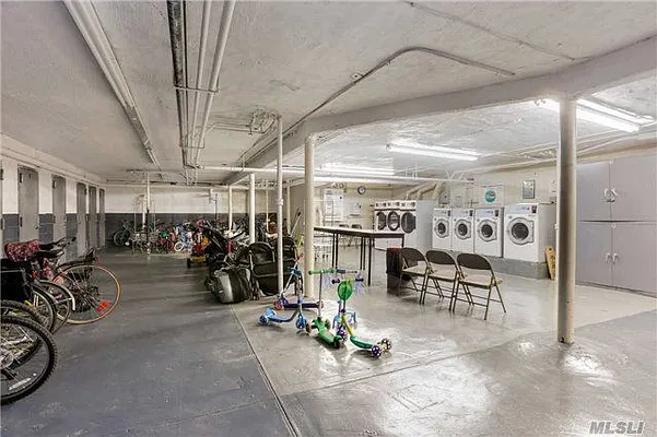 Sold by Redfin Real Estate | media 13