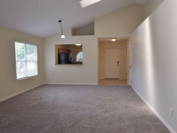 2nd image of 195 Lakeside Cir